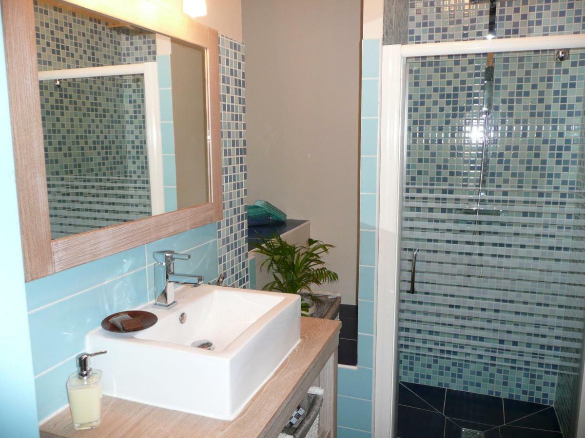 ランブク Mas Les Vieux Chenes Bed & Breakfast エクステリア 写真