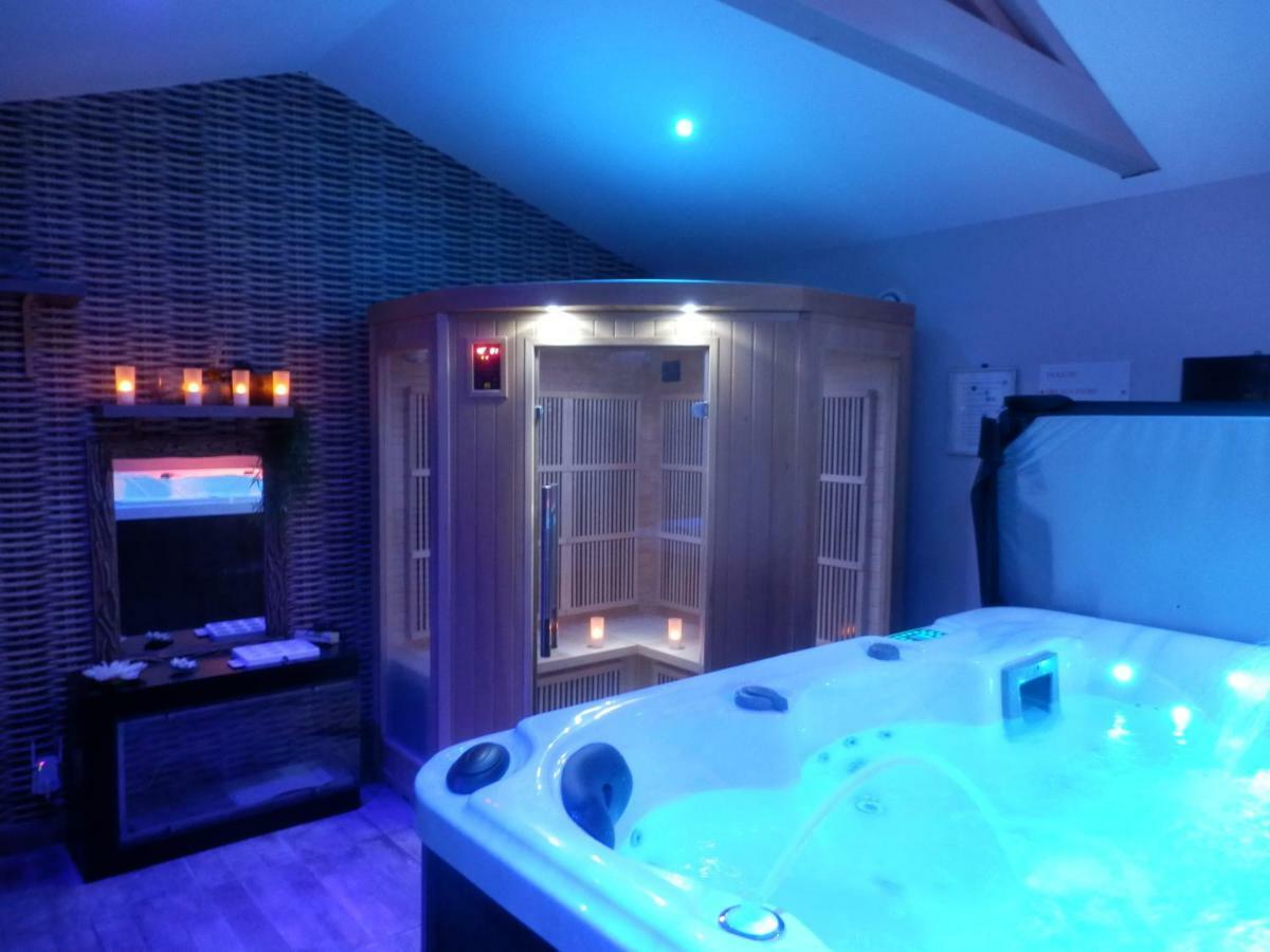 ランブク Mas Les Vieux Chenes Bed & Breakfast エクステリア 写真